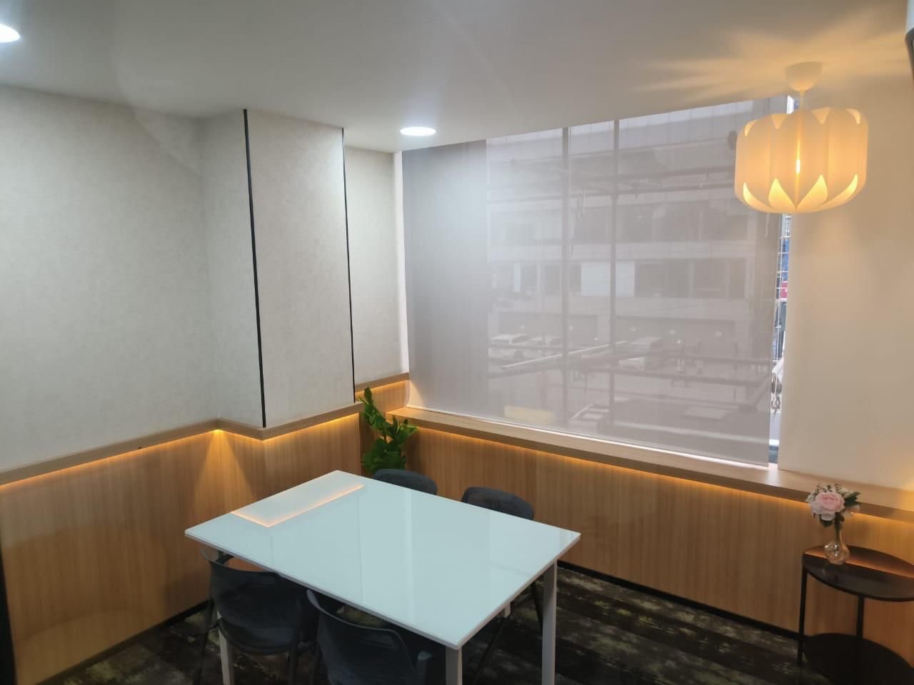Meeting room with window seating